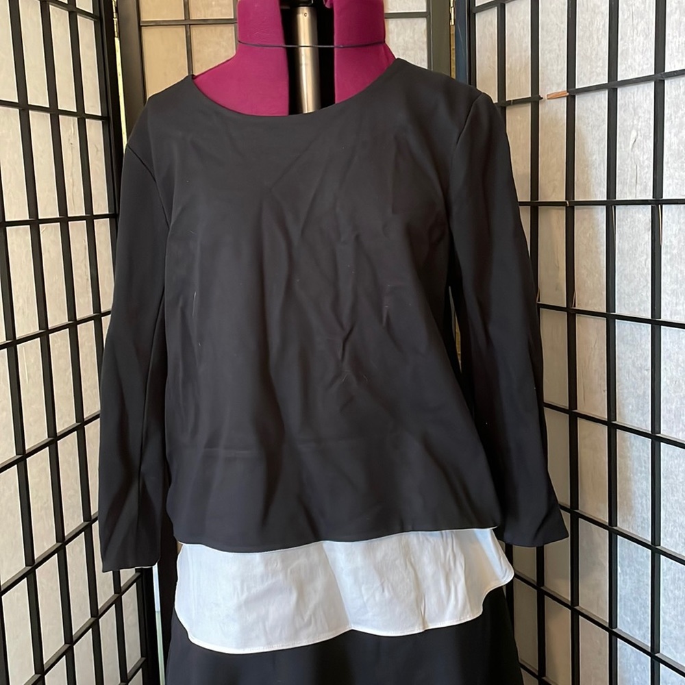 Black & white Ann Taylor Top with zip back